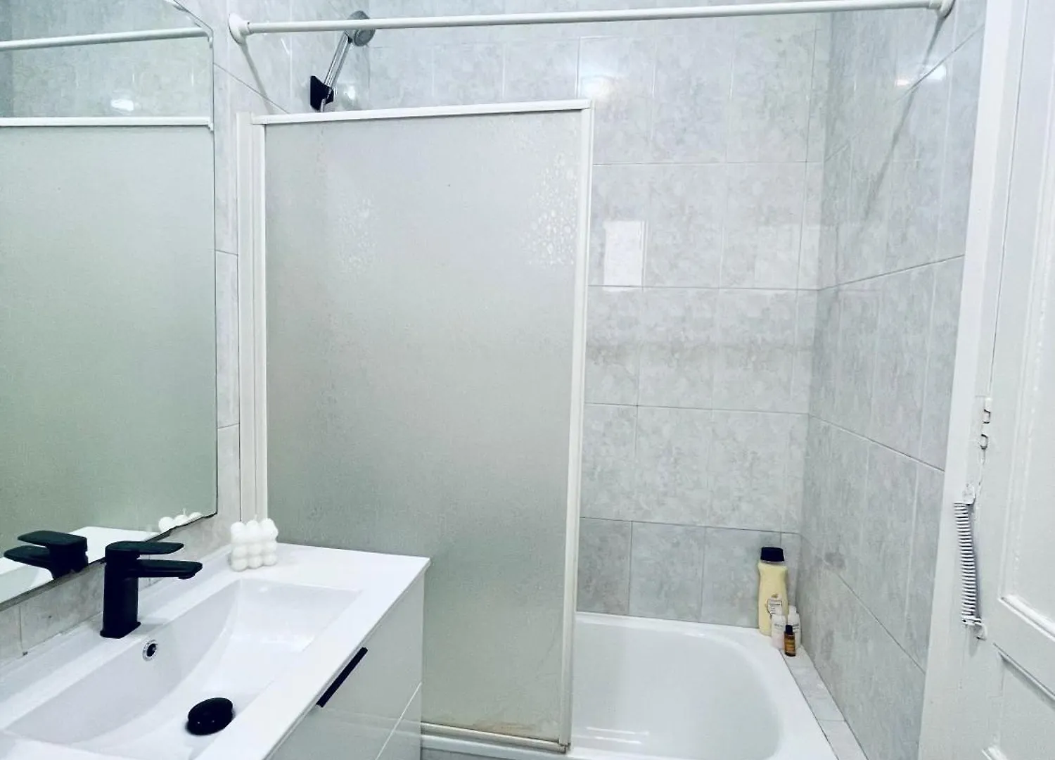 Banys Nous 4 Bed & Breakfast Barcelona